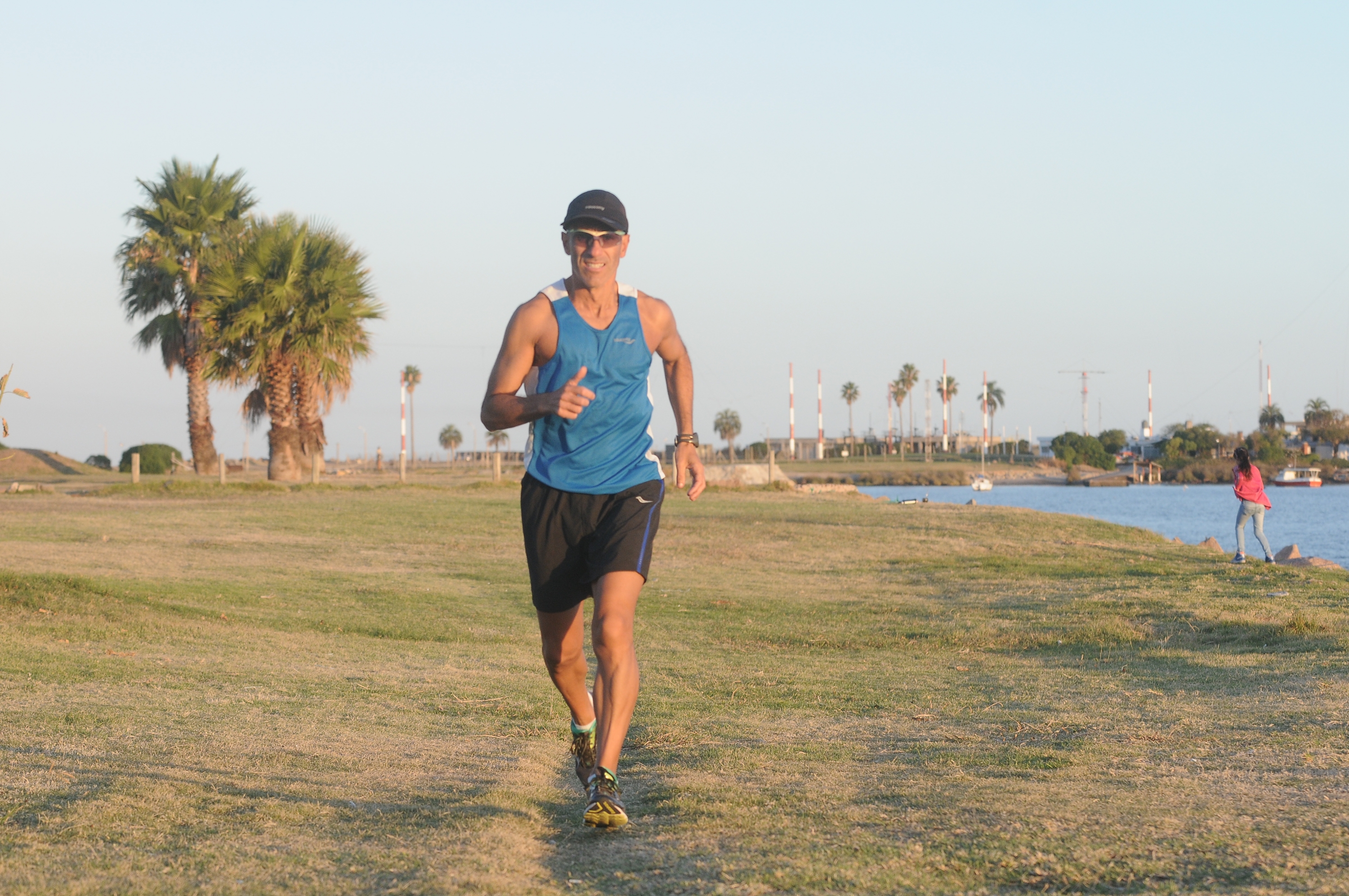 Aníbal Lavandeira, entrenador y corredor, ganó la Ultramaratón de playa más larga del mundo en 2015.
