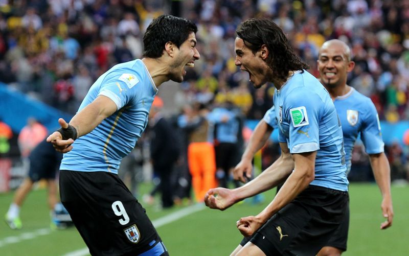 Luis Suárez y Edinson Cavani hacen soñar con nuevos gritos de gol de los uruguayos. Foto: Archivo El País