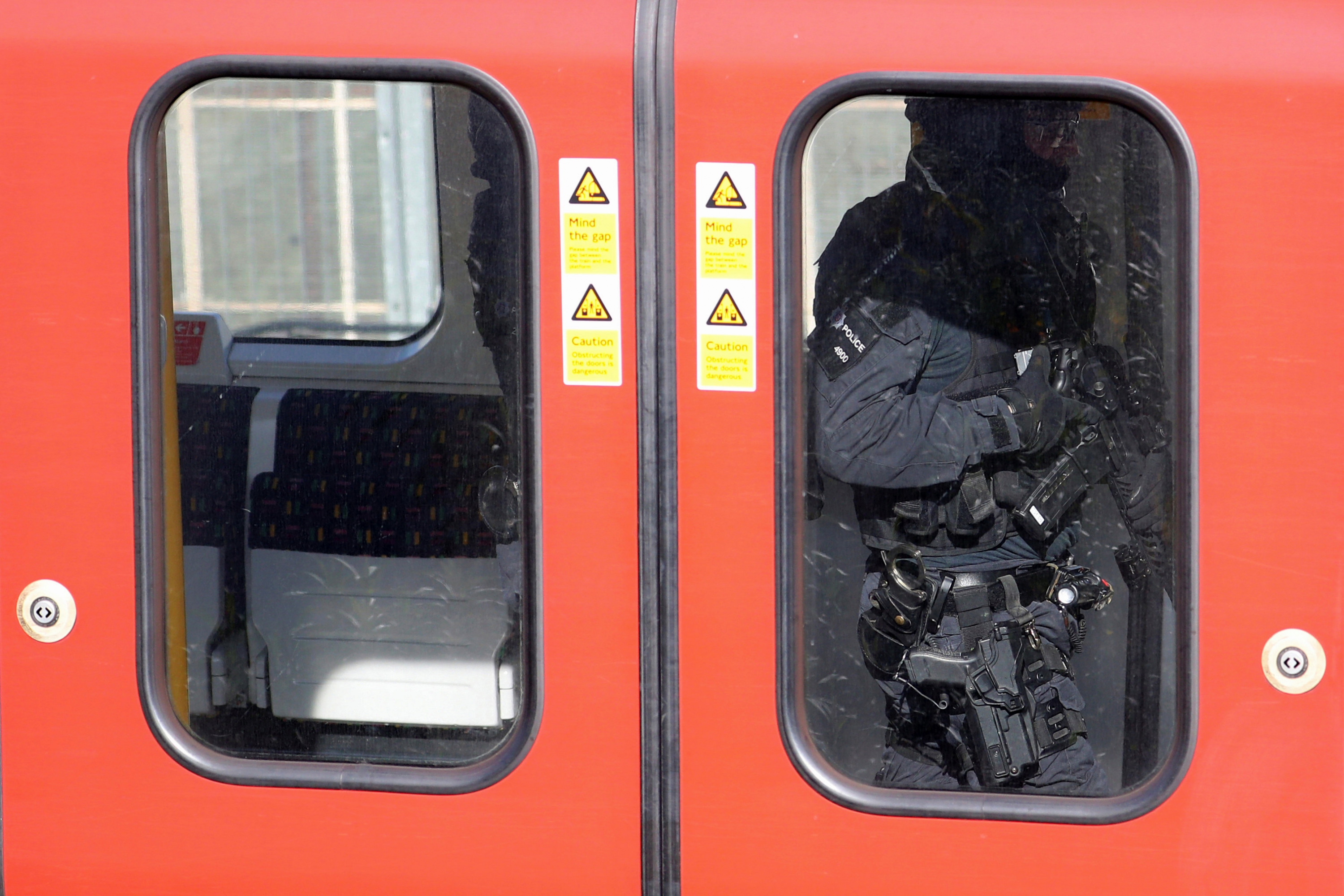 La policía de Londres encuentra el artefacto que explotó en Parsons Green. Foto: Reuters