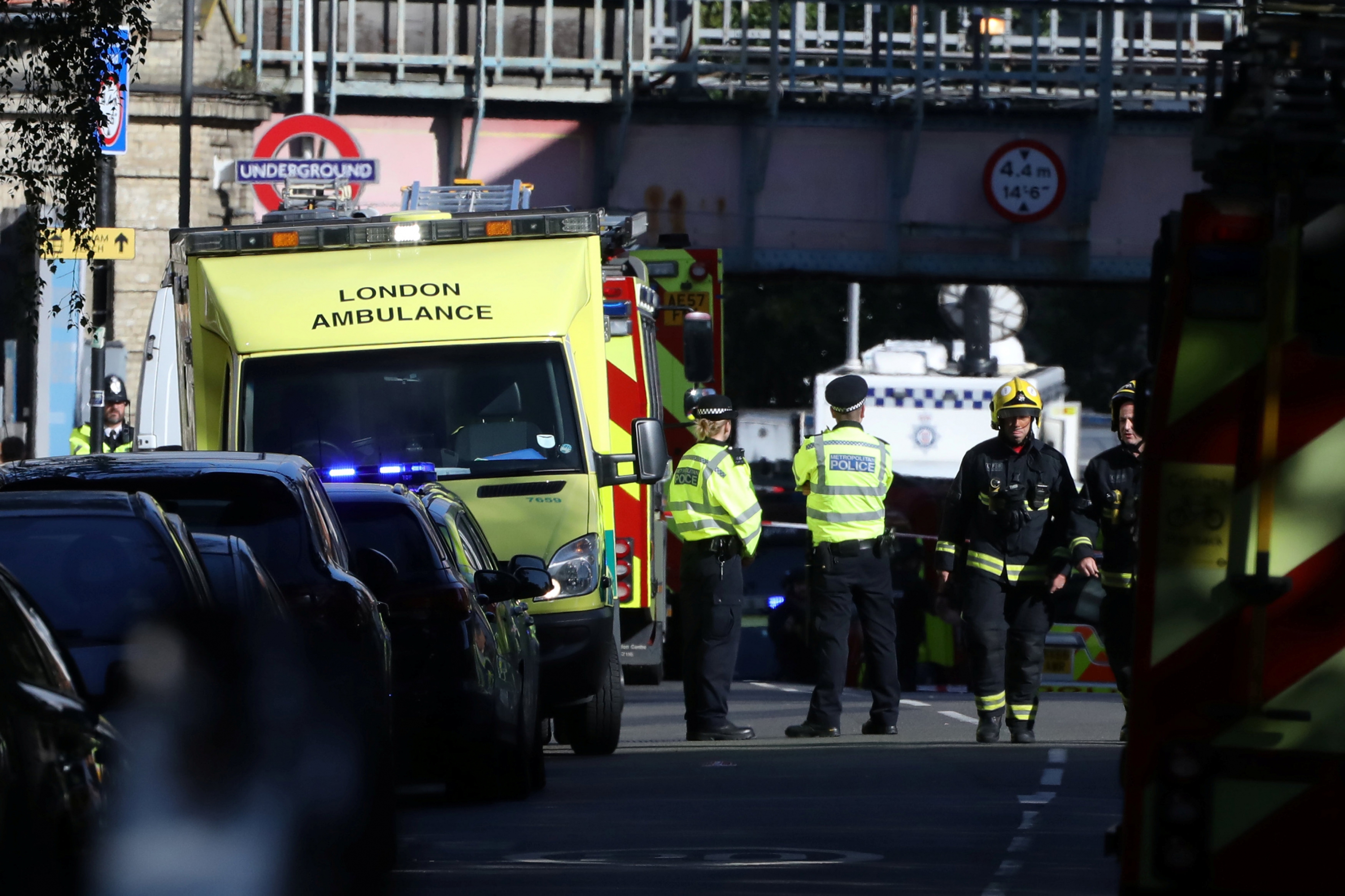 Policía y ambulancias en la zona del atentado en Londres. Foto: Reuters