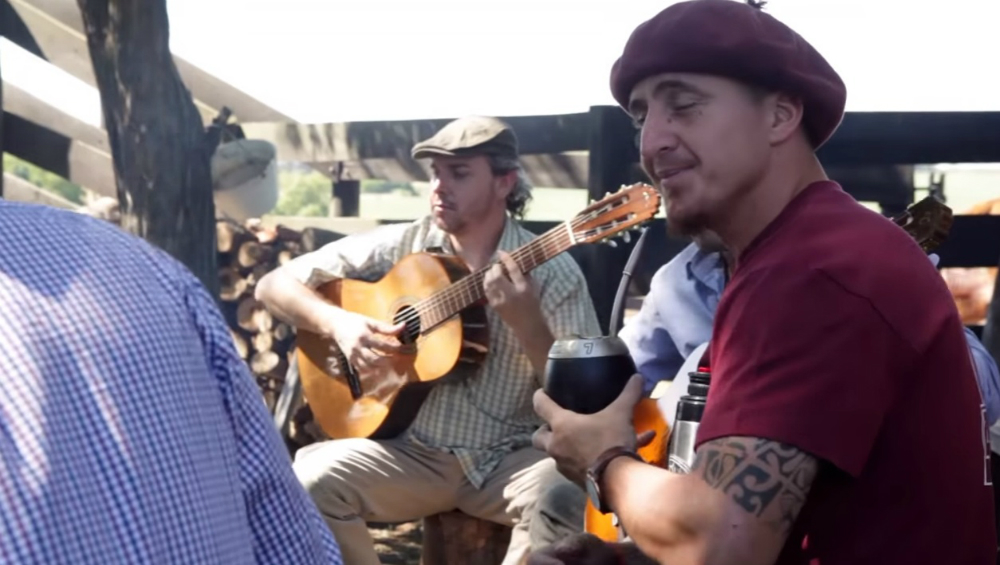 captura de pantalla del video El agrario de Sin Estribos