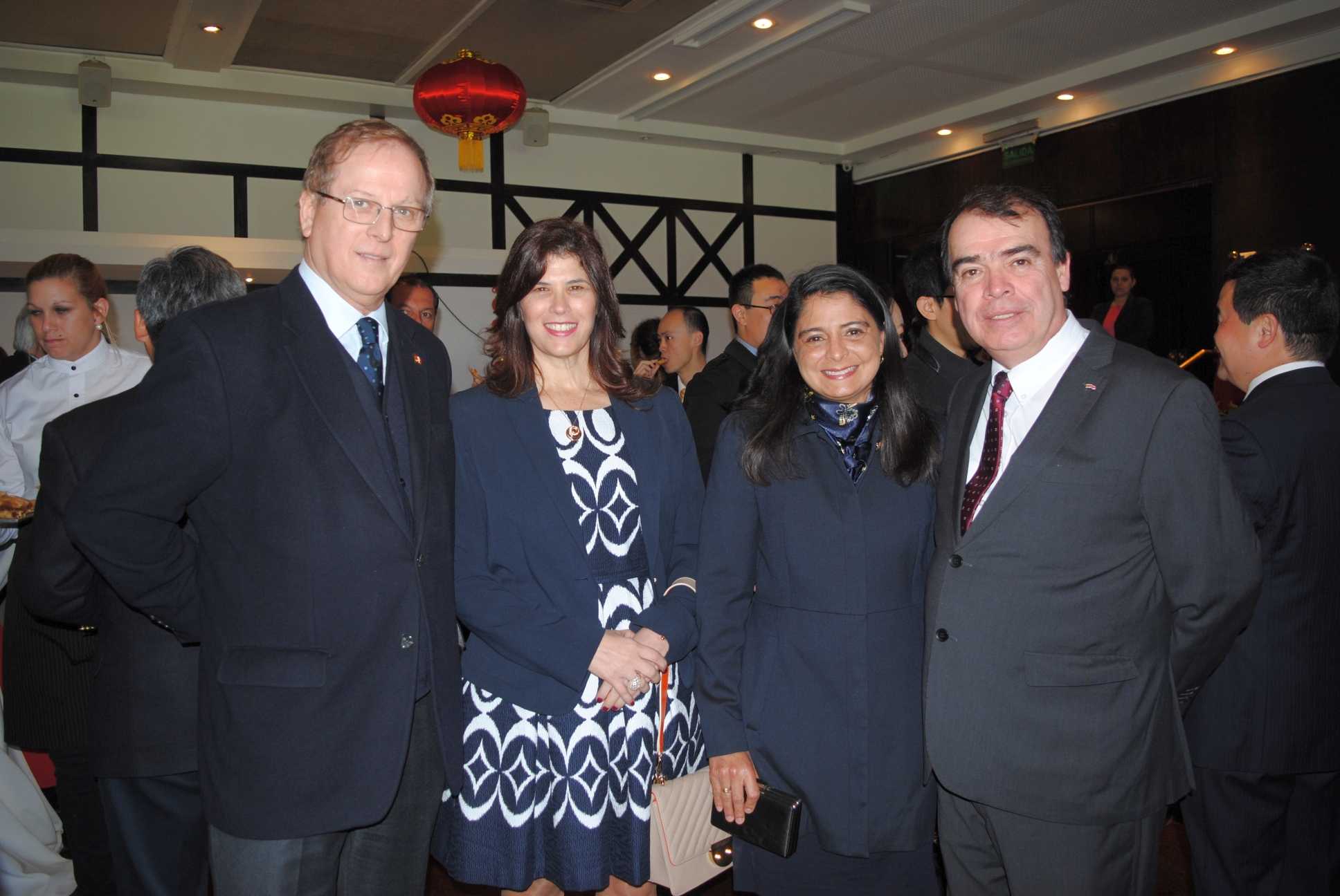 Embajador de Perú Augusto Arzubiaga, Embajadora de Colombia Natalia Abello, Gabriela Villalobos, Embajador de Costa Rica Arnoldo Herrera.