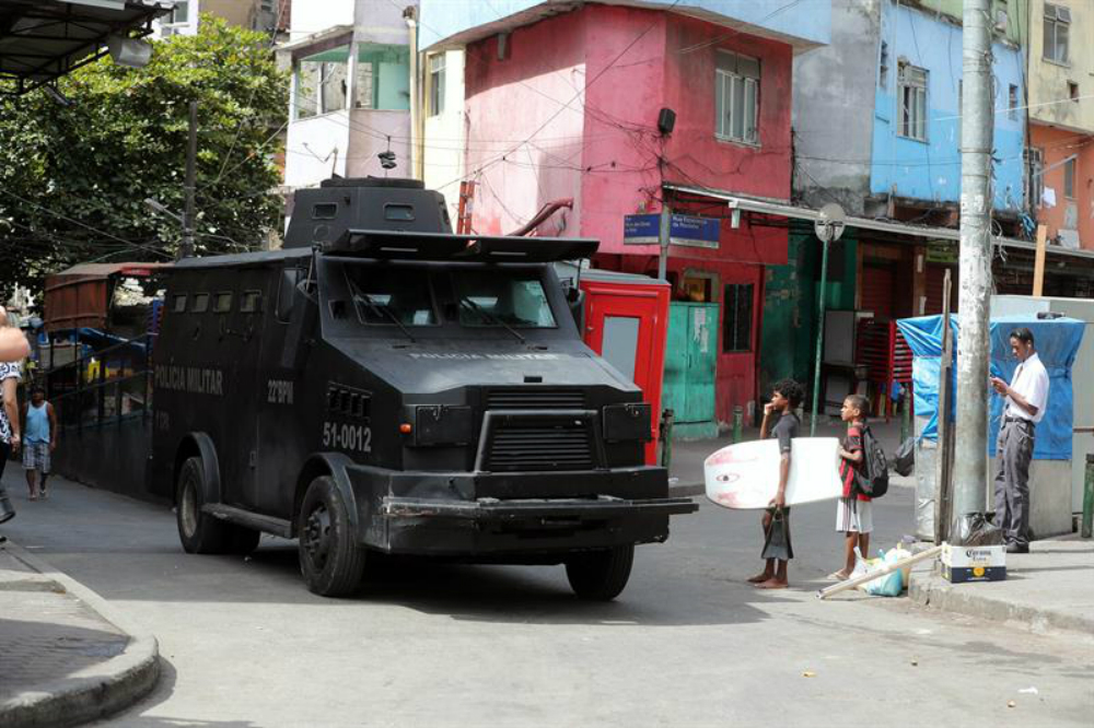 Otras favelas de Rio registraban también tiroteos este viernes.. Foto: AFP