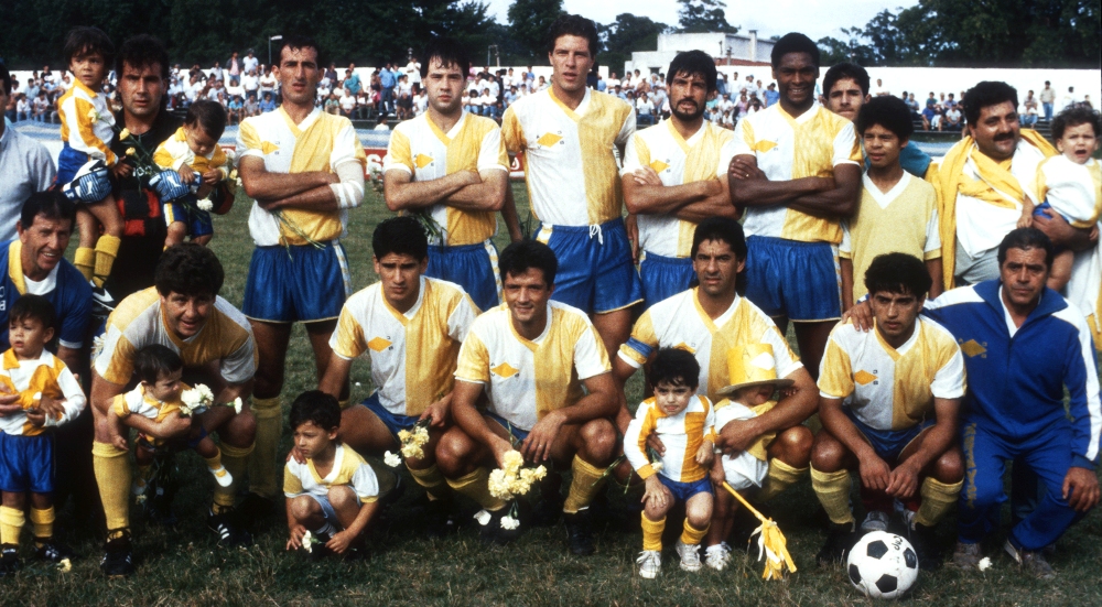 Bella Vista 1990: fútbol y fuerza para quedarse con un torneo muy parejo.