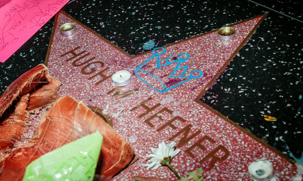 La estrella de la fama en California recibió flores esta mañana. Foto: Reuters