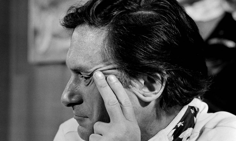 Hugh Hefner en una conferencia de prensa en Francia en los años 70. Foto: AFP