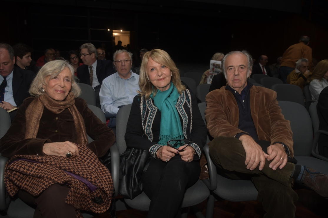 Graciela, Mercedes y Guido Berro.