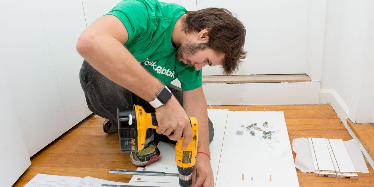 TaskRabbit. La plataforma online permite contratar a trabajadores independientes para reparación del hogar.