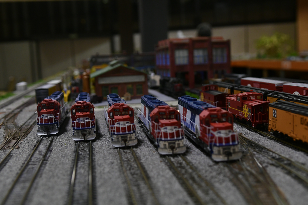 Los ferrocarriles son manejados por sus creadores a través de un control digital. Foto: Fernando Ponzetto