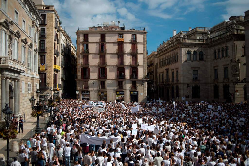 Protestas en Cataluña en reclama de diálogo. Foto: Reuters