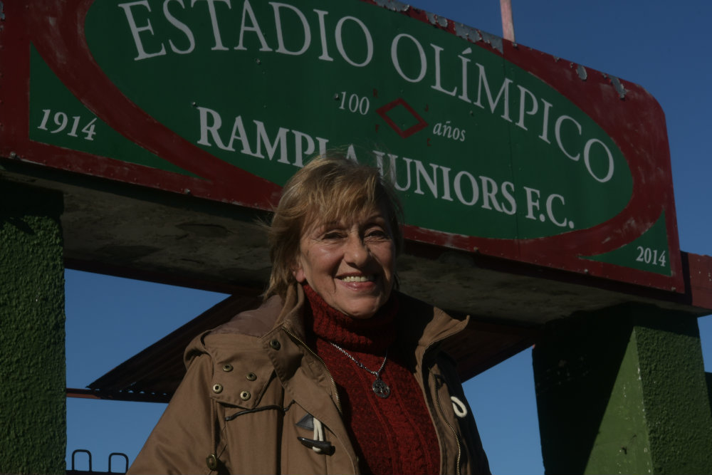 Isabel, además de hincha, es presidenta de Rampla