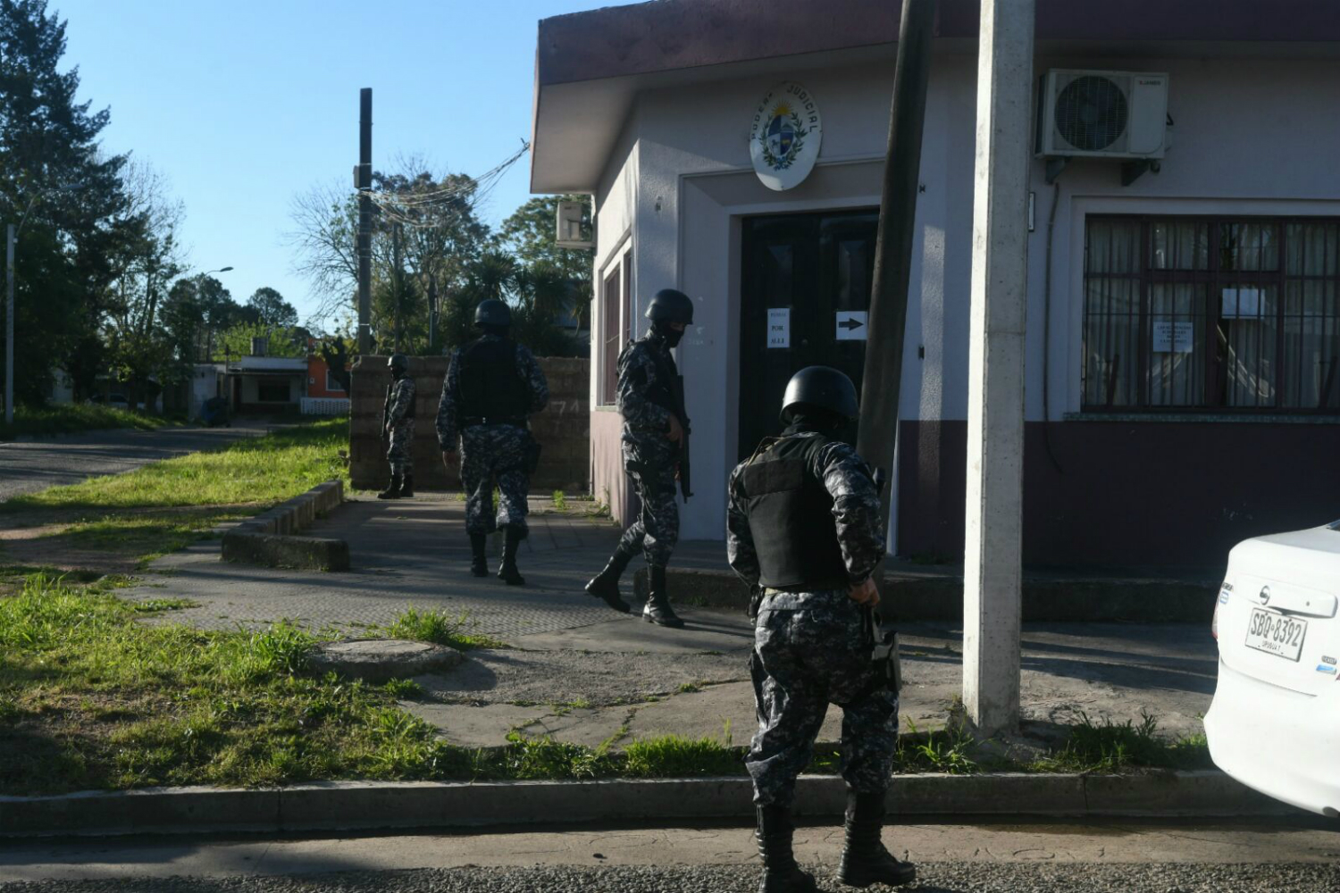 Importante operativo policial frente al juzgado de Toledo. Foto: Ariel Colmegna.