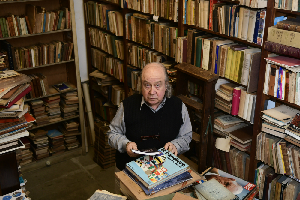 Roberto Cataldo es un veterano conocedor de libros raros y antiguos.