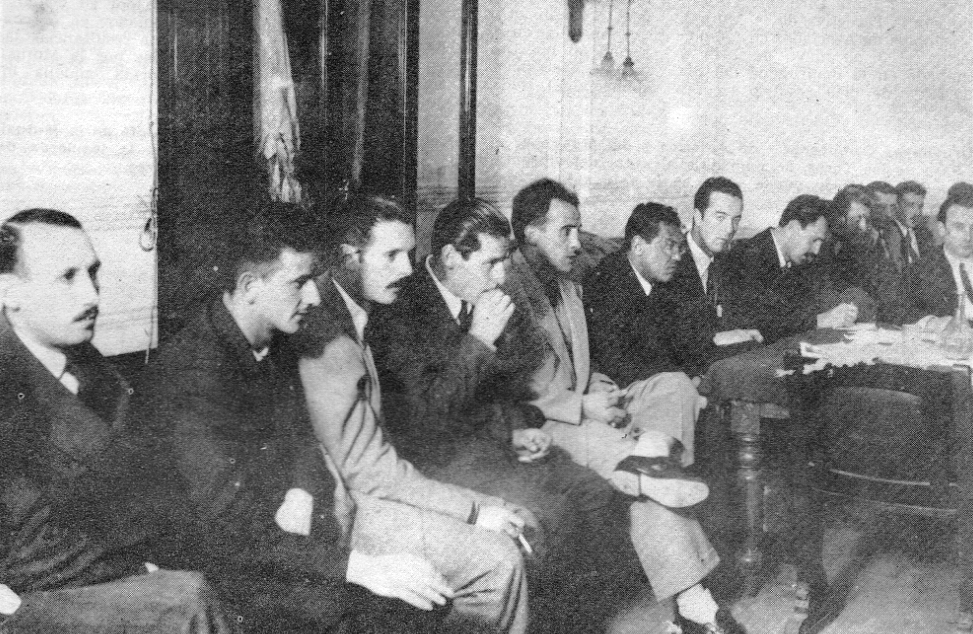 Mesa que presidió la asamblea que votó la huelga de 1948.