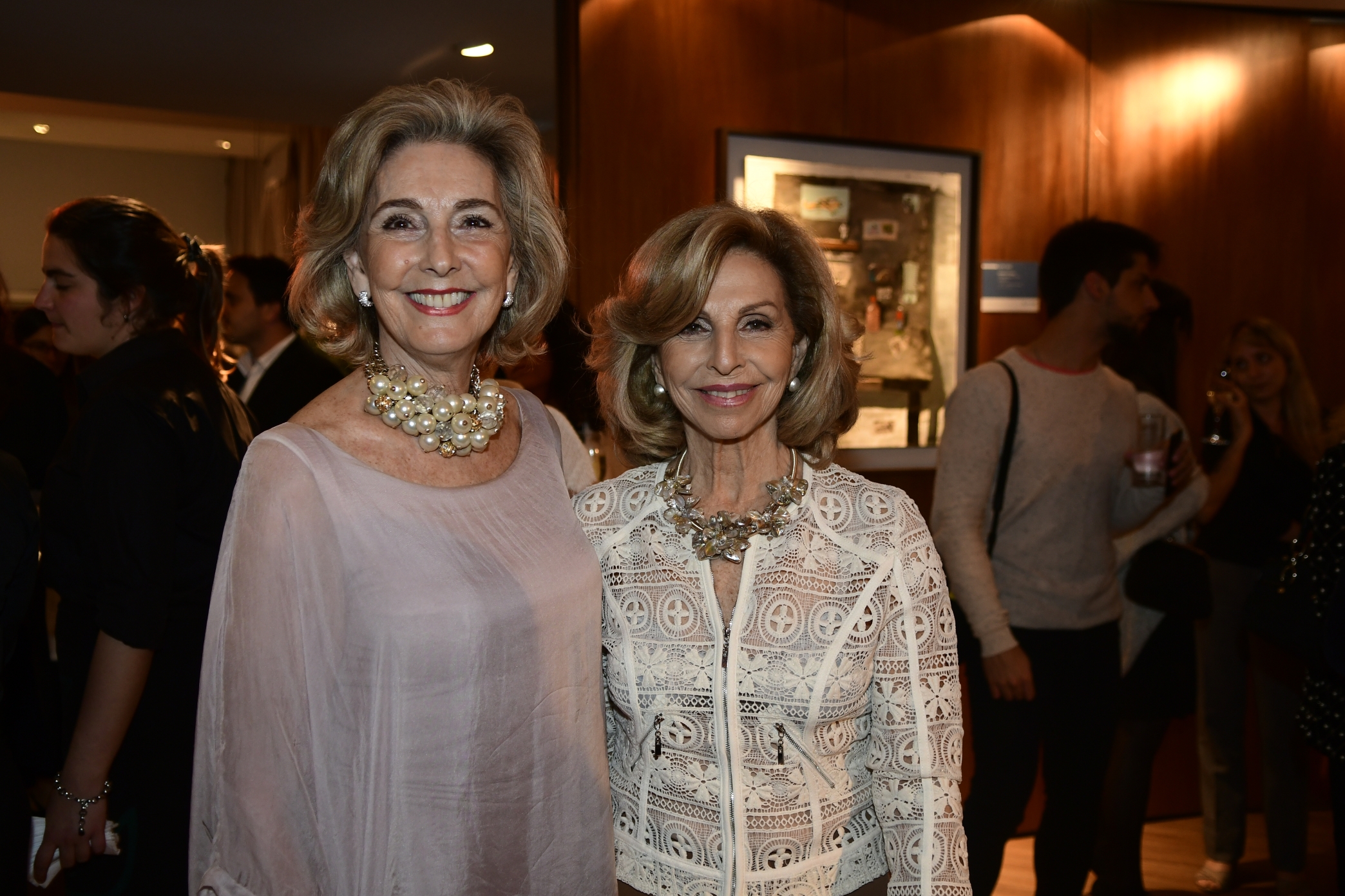 Beatriz Menafra, Isabel Simoens.