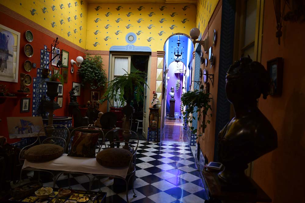 Rodolfo Pansacchi dedicó su vida a las antigüedades y eligió convivir con ellas.