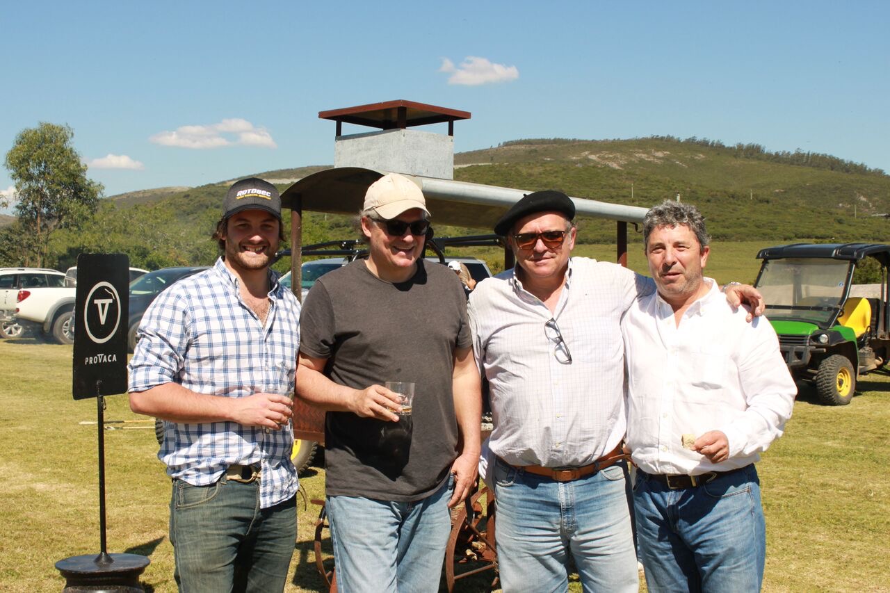 Bull Mezzera, Miguel y Francisco Arocena, Diego Fernández.