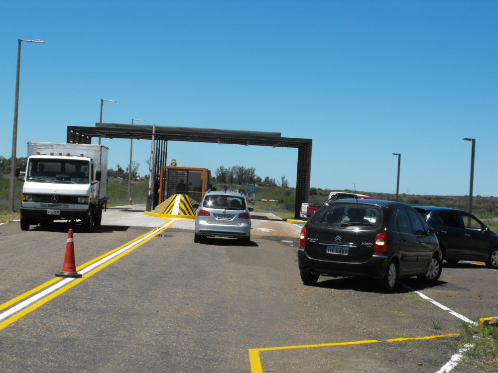 Cabinas: ayer se verificaron colas ante el nuevo puesto de control. Foto: L. Pérez