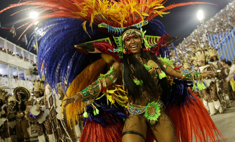 Las escuelas de samba aseguran ritmo, brillo y atractivo. Foto: Reuters