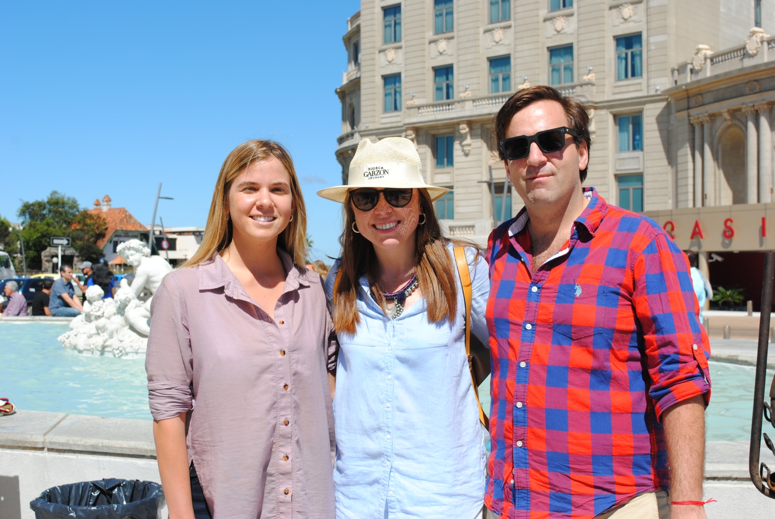 Helena Algorta, Natalia Castiglioni, Pedro Algorta.
