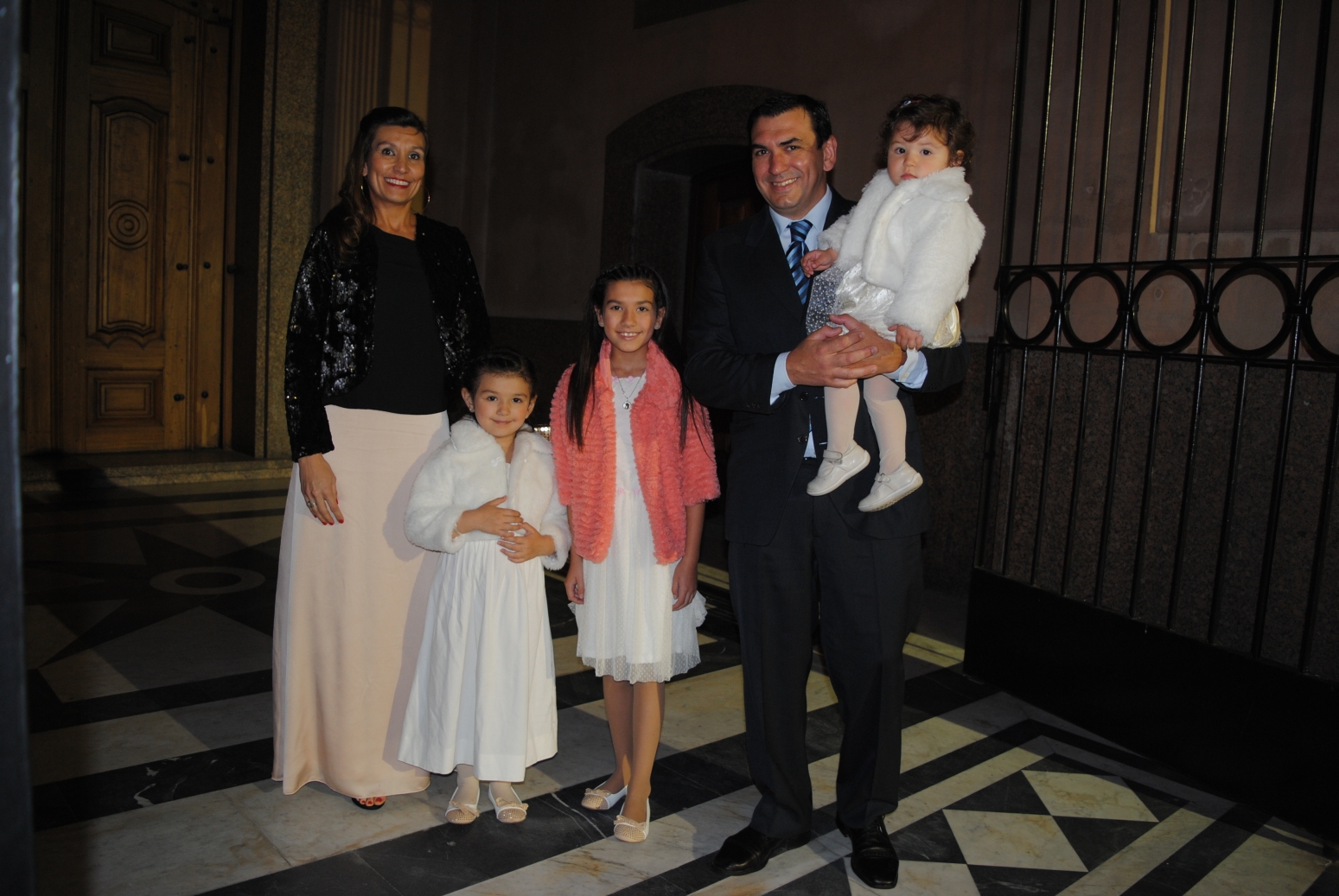Andrea Cantiran, Sofía, Isabella, Jorge y Josefina Bussi.