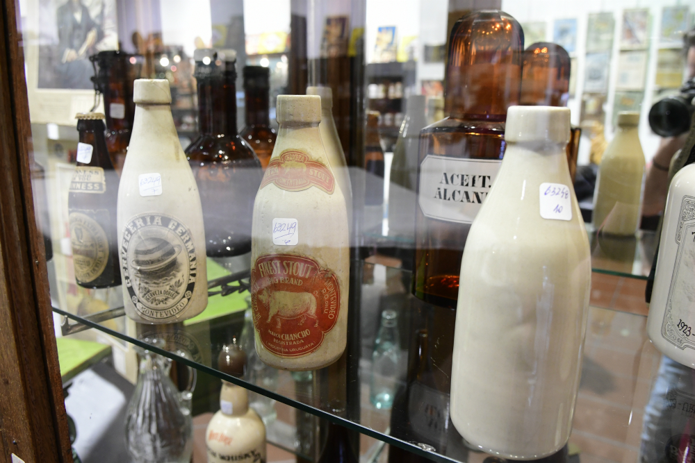 Se exhiben miles de objetos de una colección única. Foto: Marcelo Bonjour