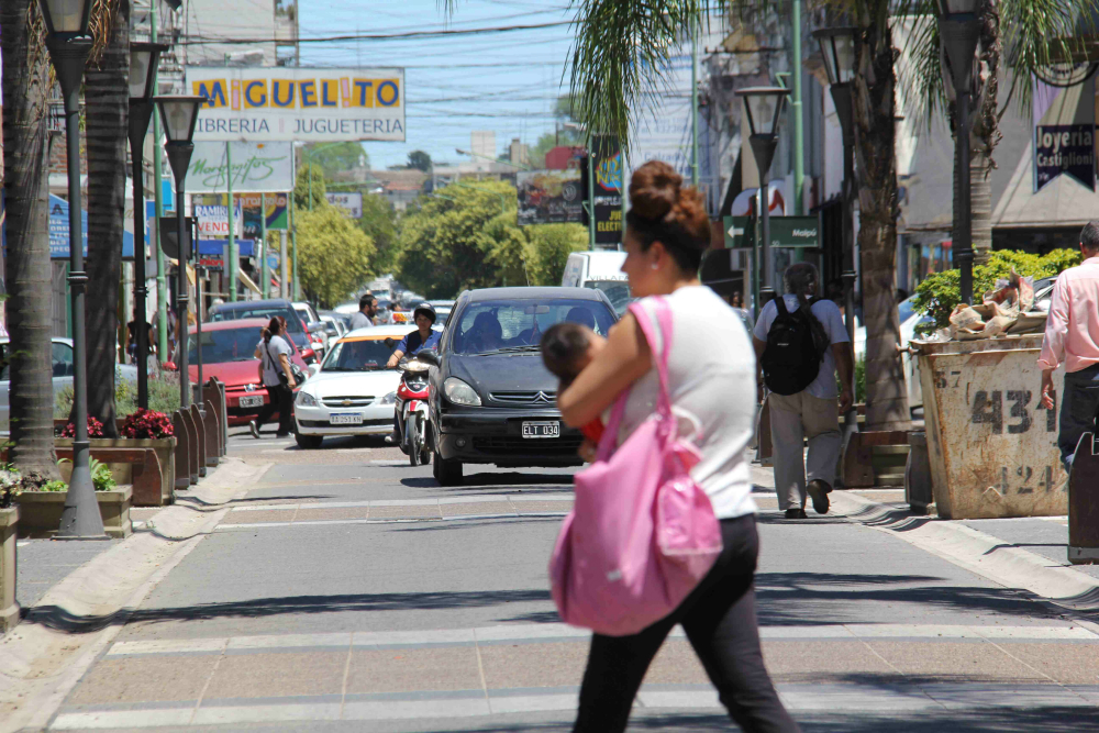 El dinamismo comercial de Gualeguaychú  se siente en 25 de Mayo, su principal avenida. Foto: D. Rojas