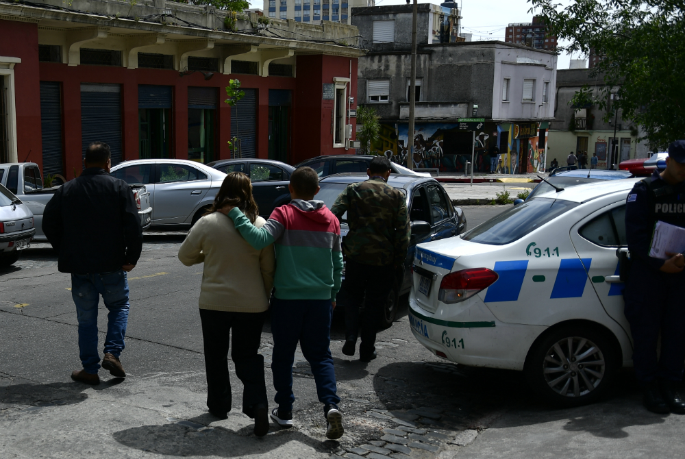 Dolor: la madre de Brissa tuvo que ir ayer a reconocer el cadáver. Foto: F. Ponzetto