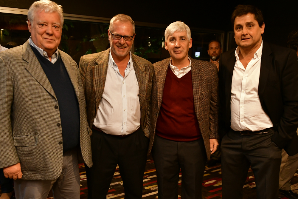 El presidente de Trouville, Álvaro Rodríguez, junto a Ricardo Vairo, el Cr. Marcelo Irastorza y Enrique Belo. Foto: Fernando Ponzetto