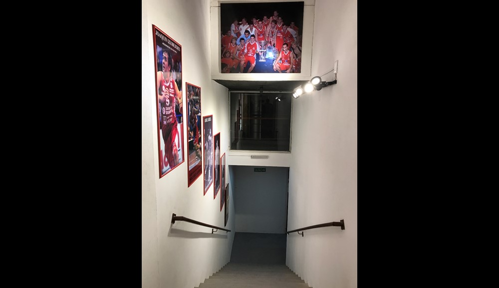 La escalera que lleva a las tribunas locales de Trouville. Foto: Emiliano Esteves