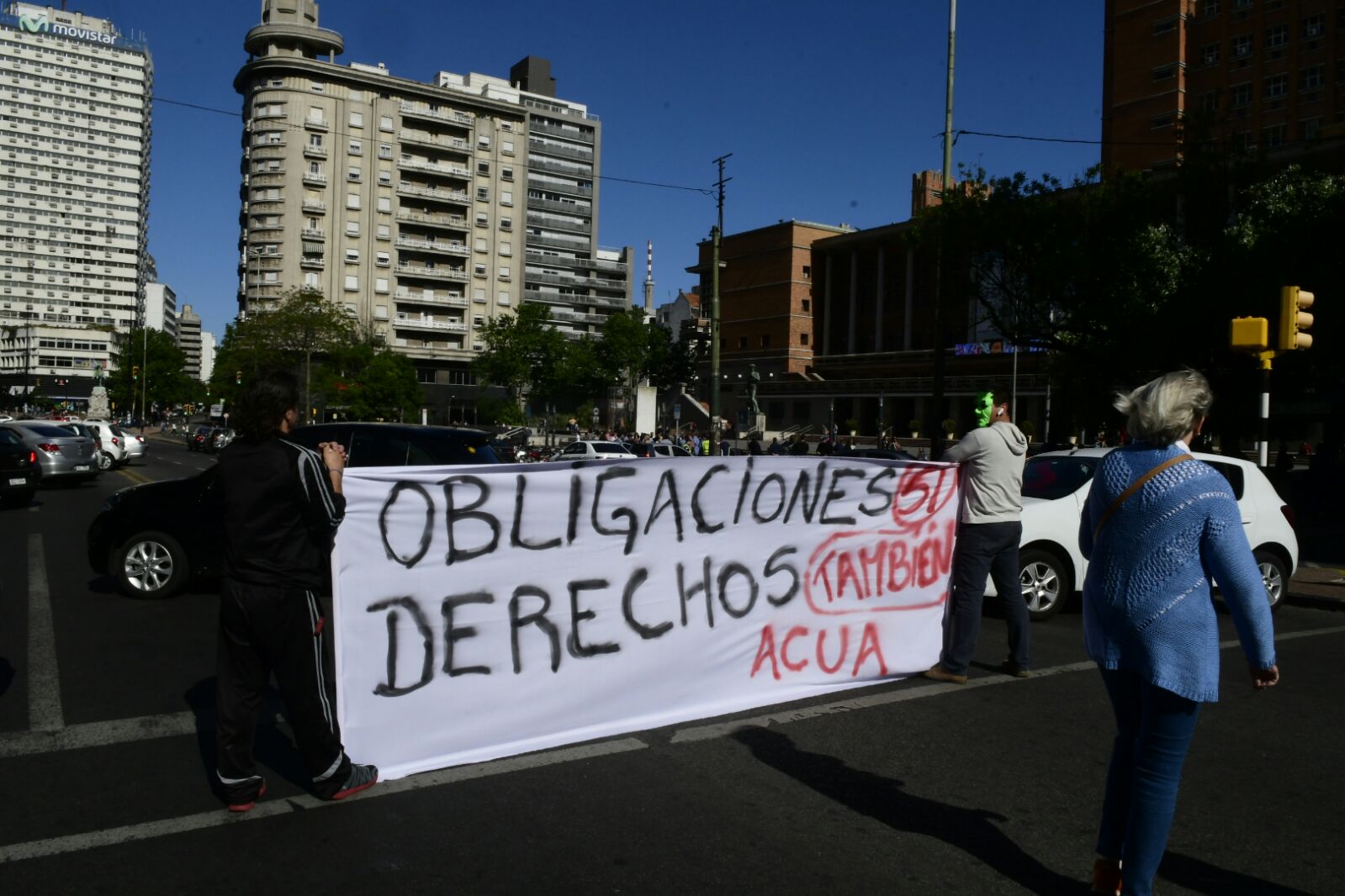 Protesta de ACUA frente a la Intendencia de Montevideo. Foto: Marcelo Bonjour