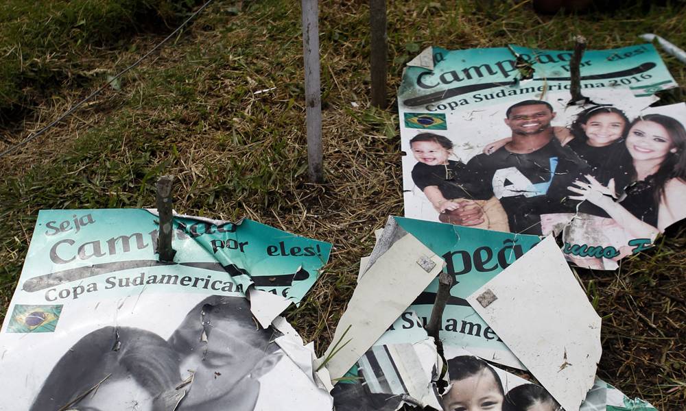 El lugar del accidente de Chapecoense con homenajes un año después de la tragedia. Foto: EFE