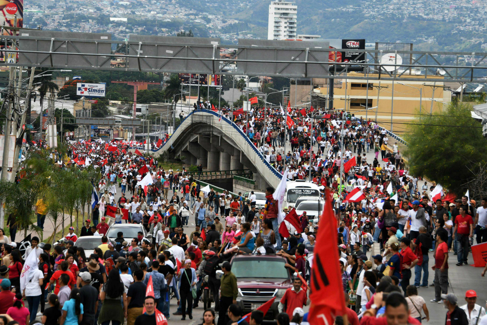 Multitudinarias protestas en varias zonas del país. Foto: AFP