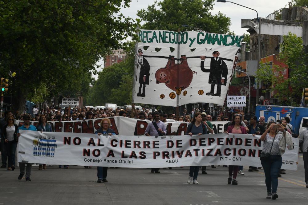 Los moderados de AEBU cree que radicales quieren "lograr prensa". Foto: A. Colmegna