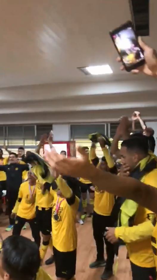 El festejo de los jugadores de Peñarol en el vestuario