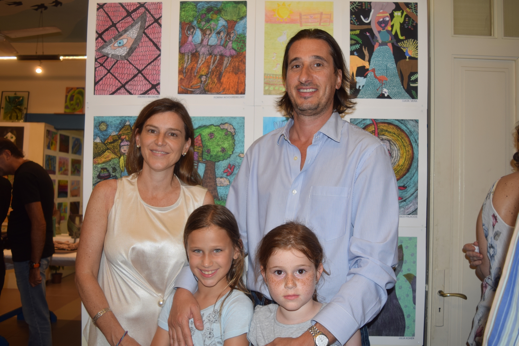 Cecilia Castillo, Romina, Florencia y Héctor Novogrebelsky.