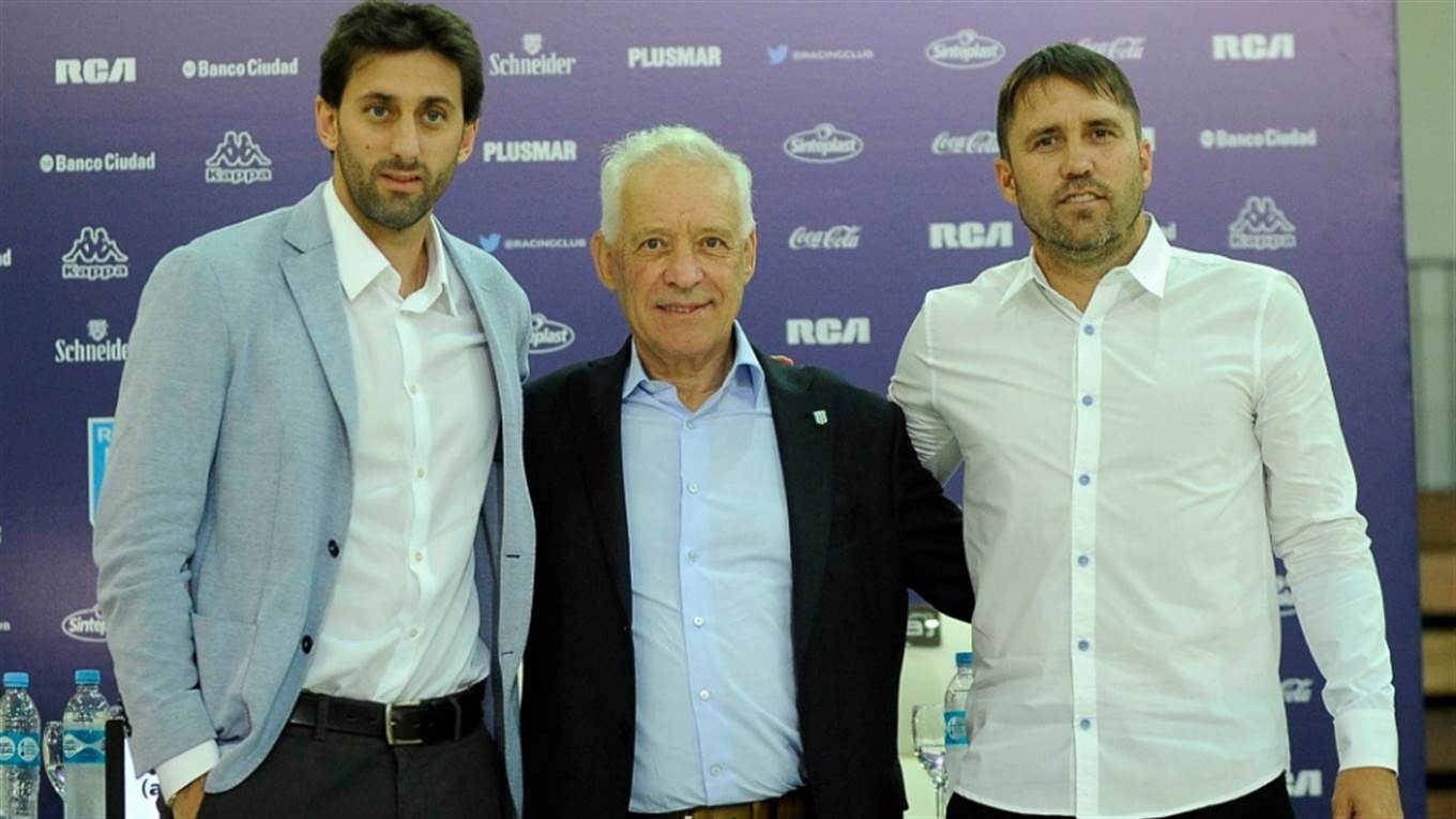 Diego Milito, Víctor Blanco y Eduardo Coudet, en Racing. Foto: La Nación / GDA