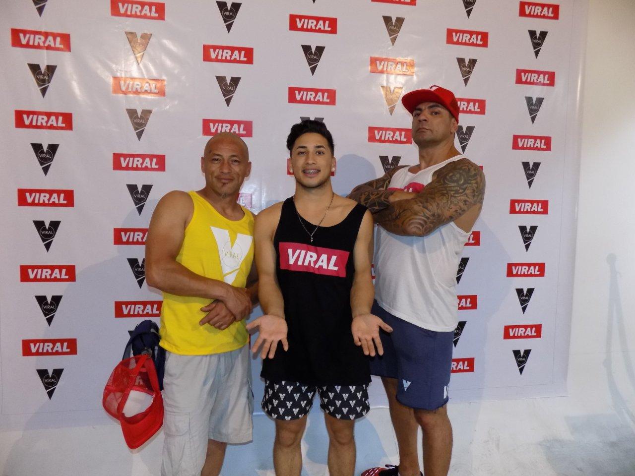 Viral abrió su local en Montevideo.