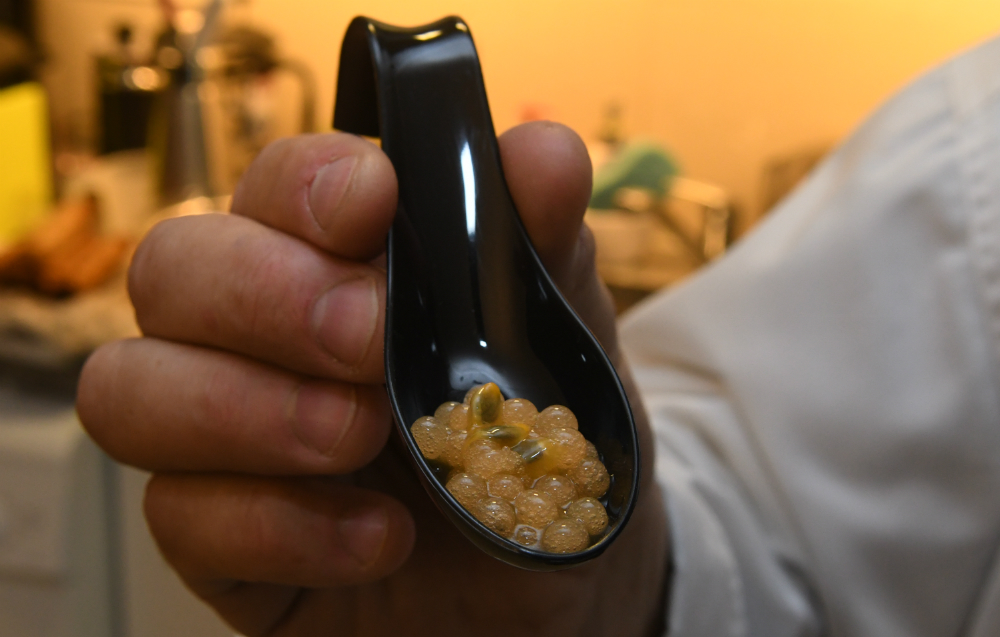 Esferas: el caviar de melón. Foto: Ariel Colmegna