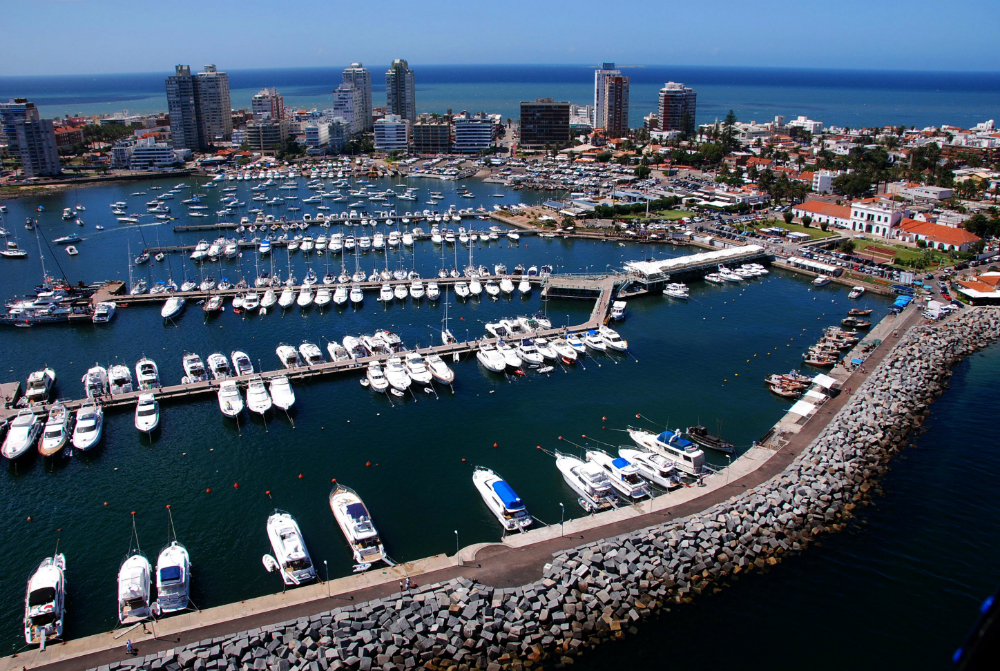 El puerto ya recibe una fuerte demanda de amarras. Foto: R. Figueredo