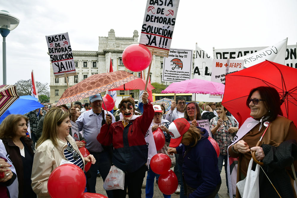 Los cincuentones se manifestaron innumerables veces reclamando que se contemplara su situación. Foto: F. Ponzetto