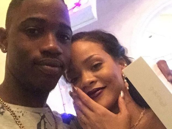 Rihanna junto a su primo Alleyne. Foto: Instagram