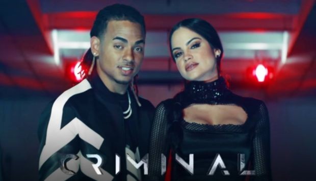 Criminal de Natti Natasha y Ozuna versión Google Traductor