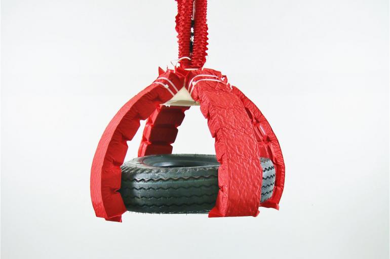 Este robot tiene su esqueleto hecho en forma de origami y es capaz de levantar hasta mil veces su propio peso Foto: MIT / Shuguang Li