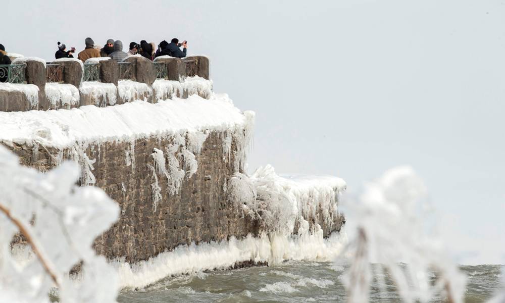 Cataratas del Niágara congeladas por una ola de frío que azota Norteamérica. Foto: Reuters