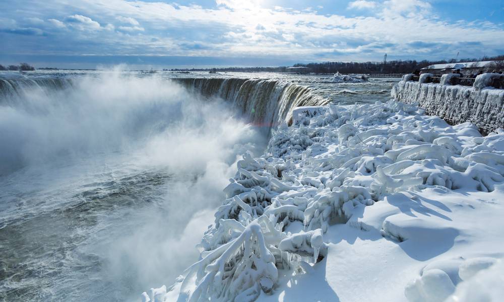 Cataratas del Niágara congeladas por una ola de frío que azota Norteamérica. Foto: Reuters