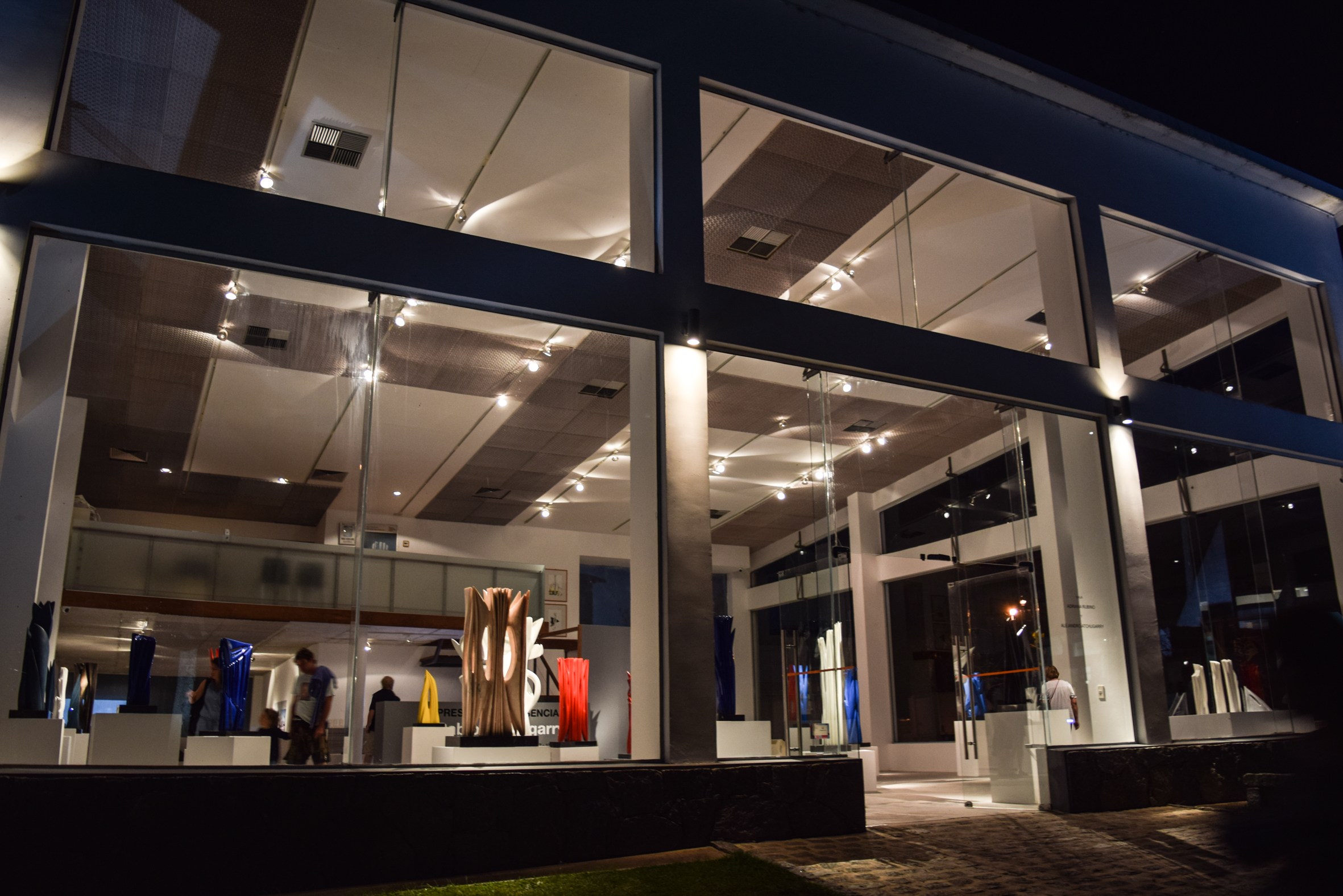 Pablo Atchugarry inauguró la muestra "Presencias y Ausencias".