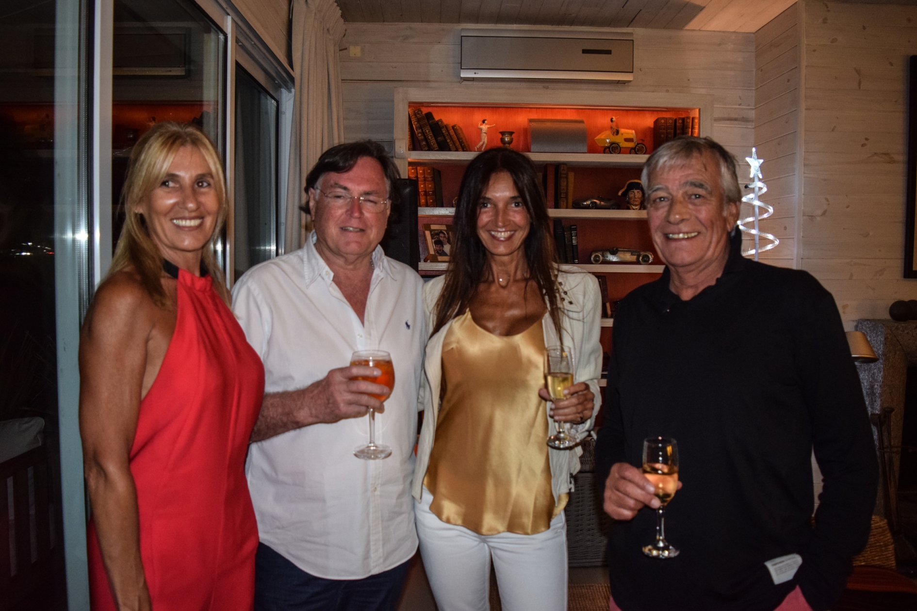 Andrea Carbonell, Justo Amuchastegui, Mónica Labari, Carlos Bledel.