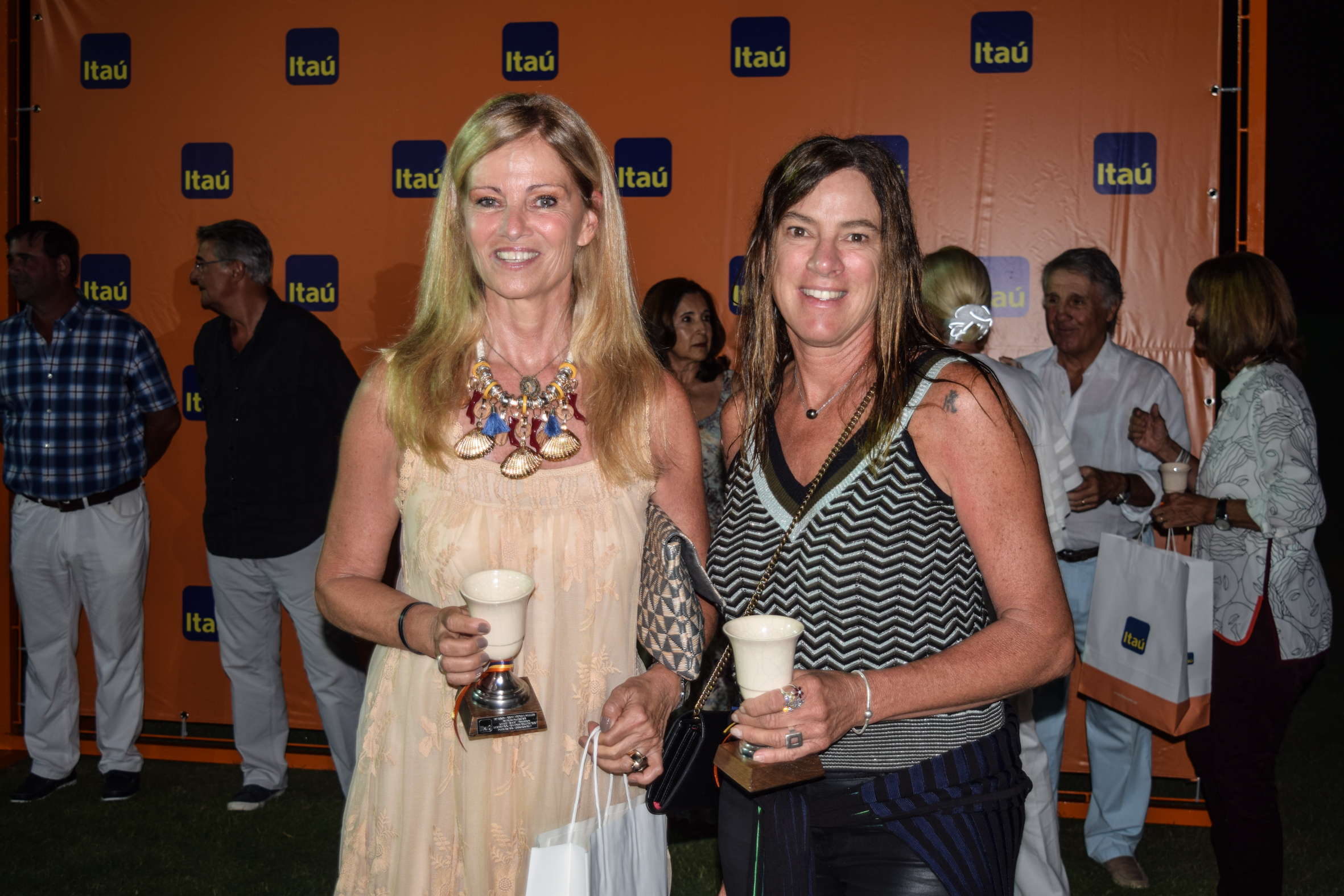 Josefina Carles, Geraldine Zavalia.