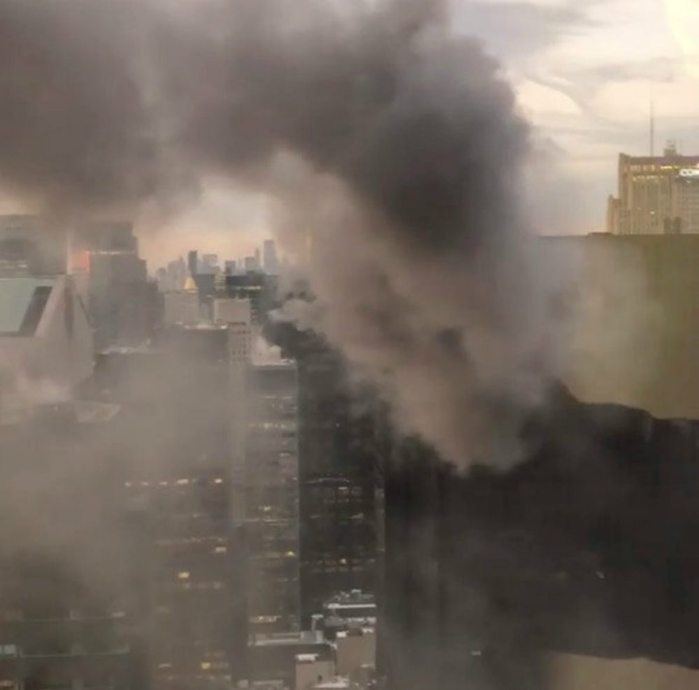 Imagen del incendio en la Torre Trump. Foto: Reuters.